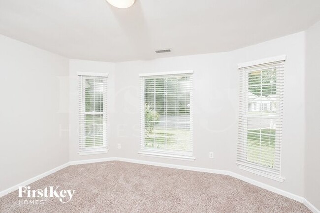Building Photo - 217 Brookhollow Dr