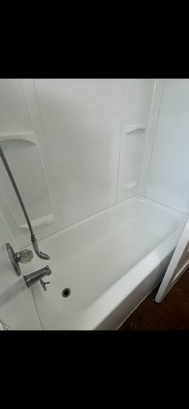 Building Photo - 603 NE Beech St