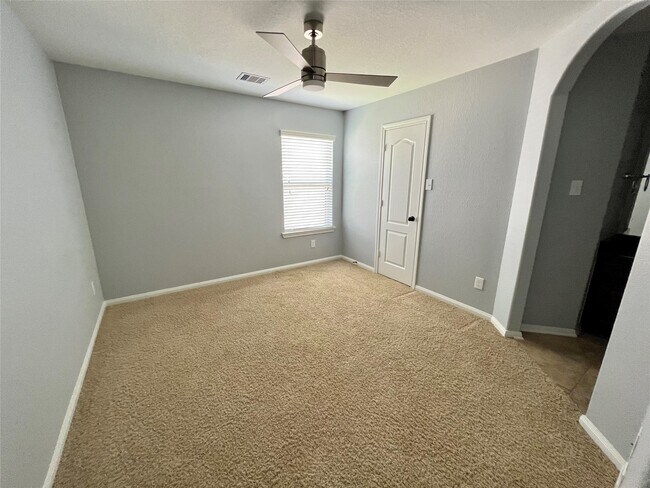 Building Photo - 99 Sagamore Ridge Pl