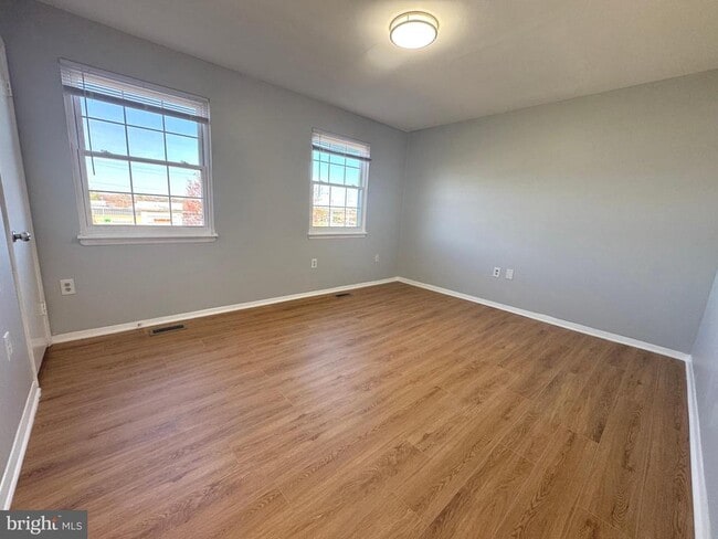 Building Photo - 17 Holland Hill Ct