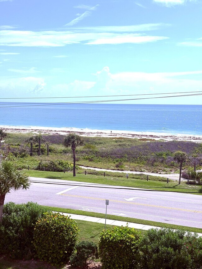 Building Photo - 5151 N Hwy A1A