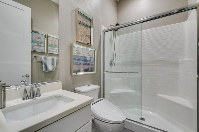 Building Photo - Luxury Rental with Mountain Views in Gated...