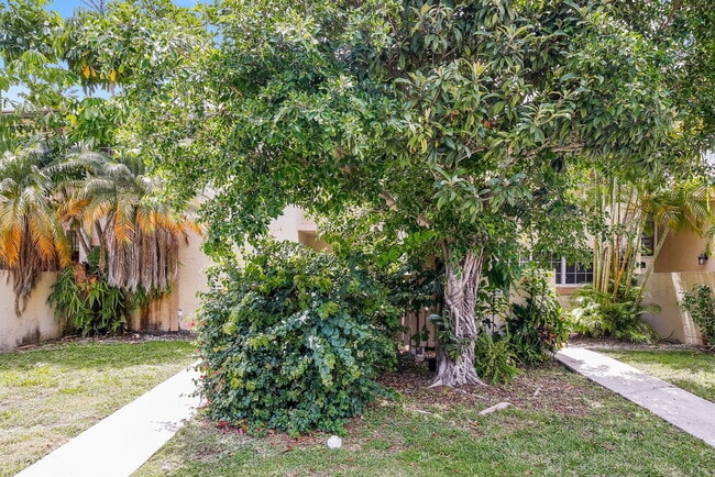 Building Photo - 14277 N Kendale Lakes Cir