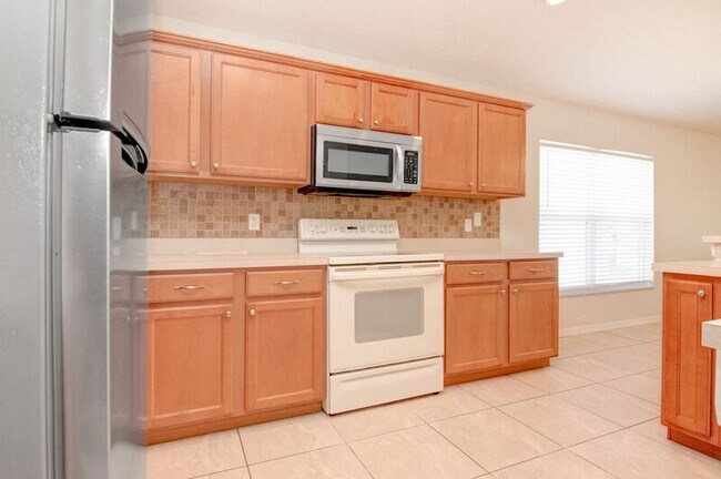 Building Photo - 9853 Portofino Dr