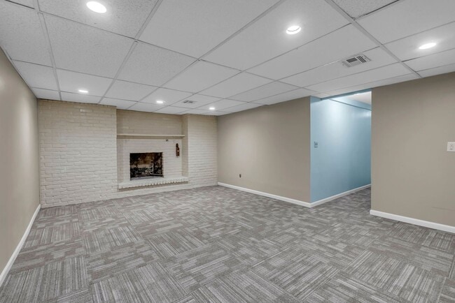 Building Photo - Updated 4 Bedroom 3 bathroom in Derby, KS