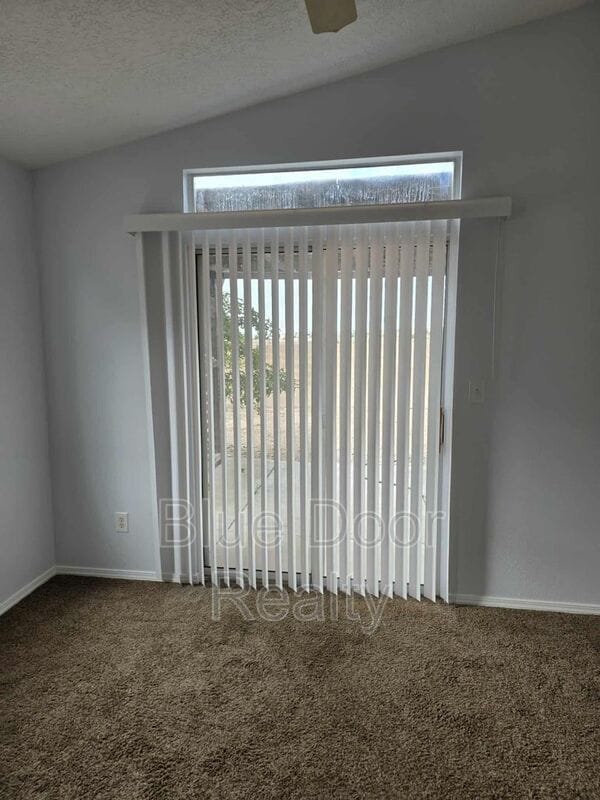 Building Photo - 6244 Vaughn Dr NE