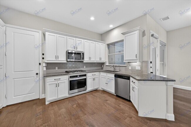 Building Photo - 4224 Riverside Dr