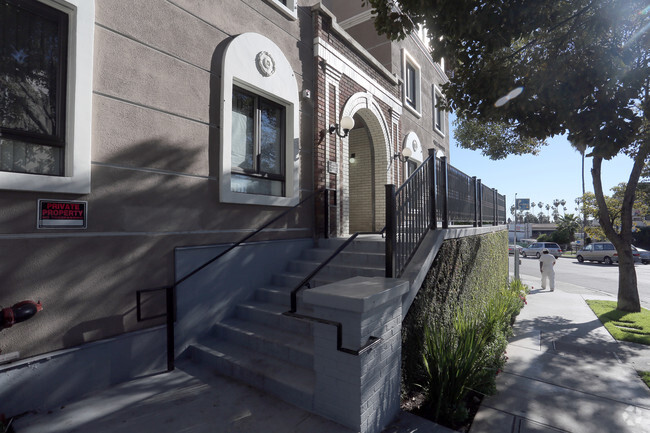 Building Photo - Hoover Street Apartments