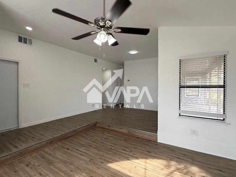 Building Photo - 8659 Serene Ridge Dr