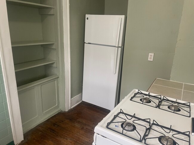 Building Photo - 223 S Phoenix Ave