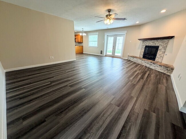 Building Photo - Spacious 3-Bedroom House in Lake Charles - Huge Backyard & Storage Shed