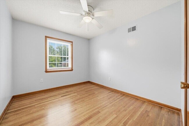 Building Photo - 7283 Juana Dr