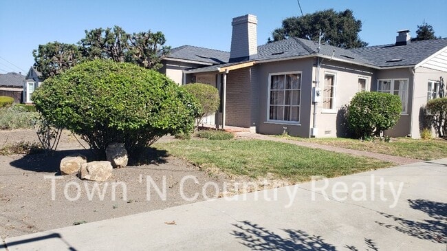Building Photo - Charming 3-Bedroom Home in South Salinas –...