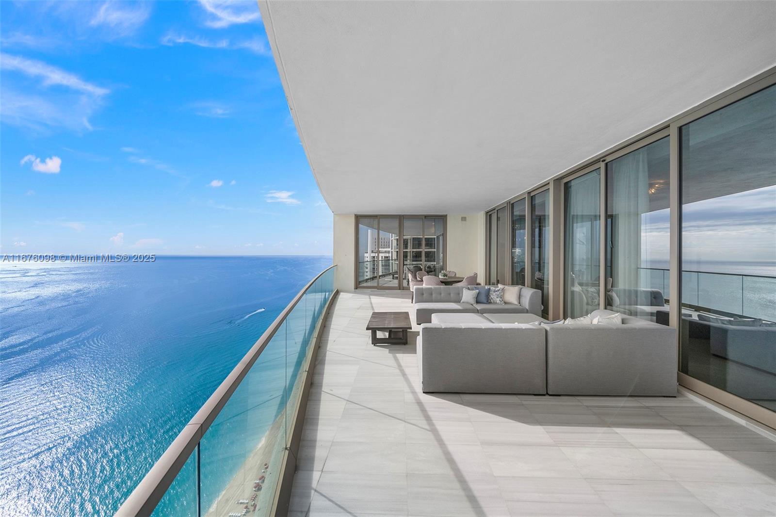 Building Photo - 17901 Collins Ave