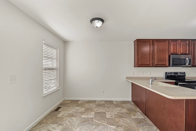 Building Photo - 76 Amy Ave