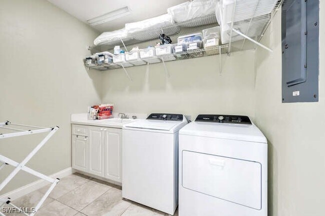 Building Photo - 4402 Yacht Harbor Dr
