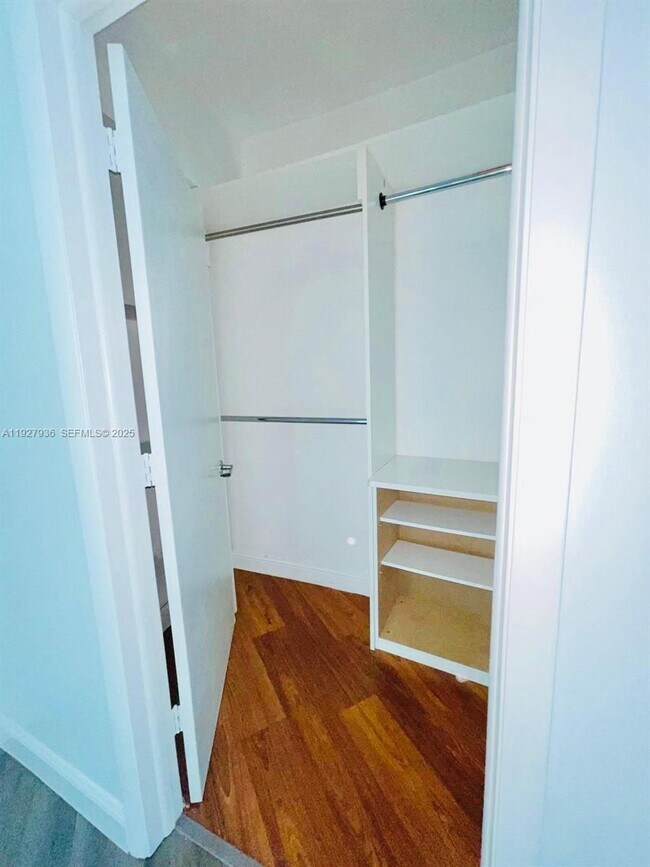 Building Photo - 350 S Miami Ave