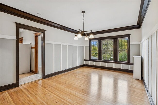 Building Photo - 5902 W Midway Park