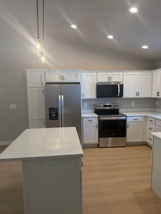 Building Photo - 8397 St Norbert Dr