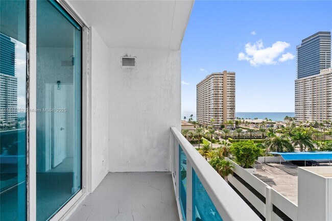 Building Photo - 1945 S Ocean Dr