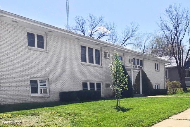 Primary Photo - 2 br, 1 bath Apartment - 416 E Oak St