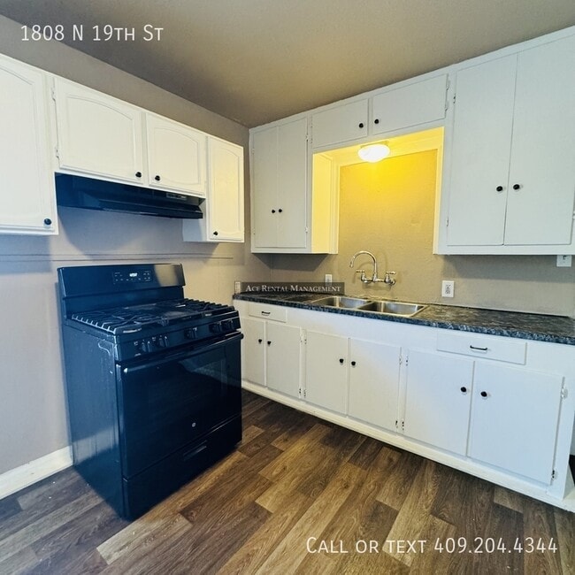 Building Photo - 1808 N 19th St