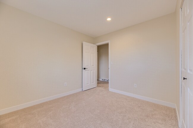 Building Photo - 11032 Brownstone Dr