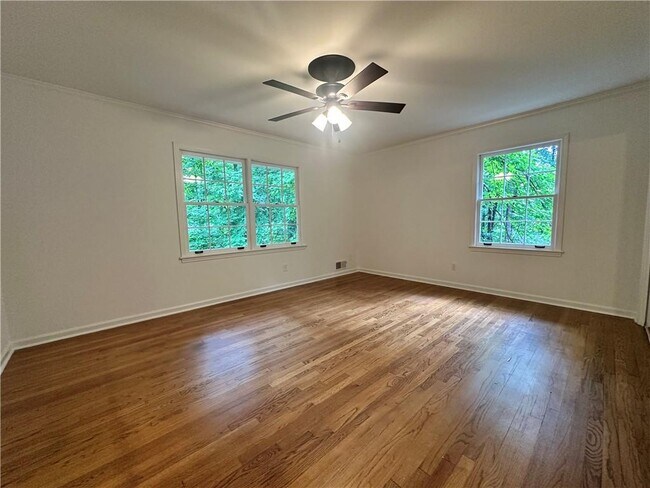 Building Photo - 4794 Cambridge Dr