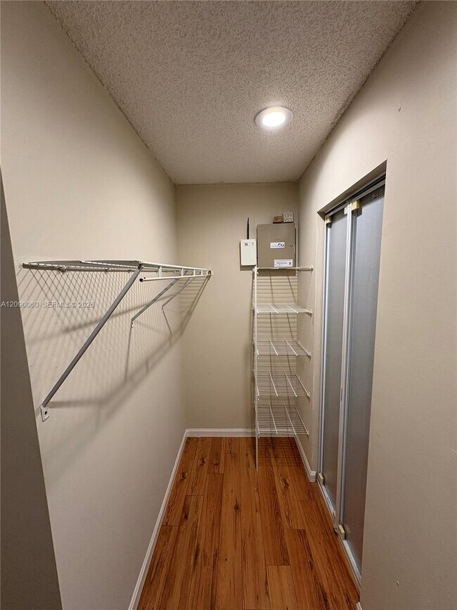Building Photo - 751 Sand Creek Cir