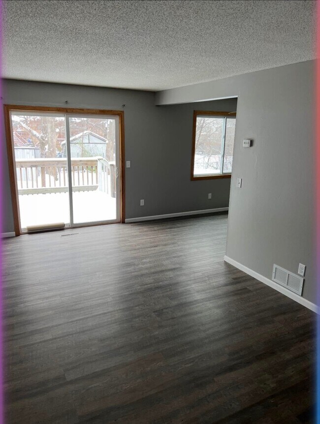 Building Photo - 8422 Brunswick Ct N