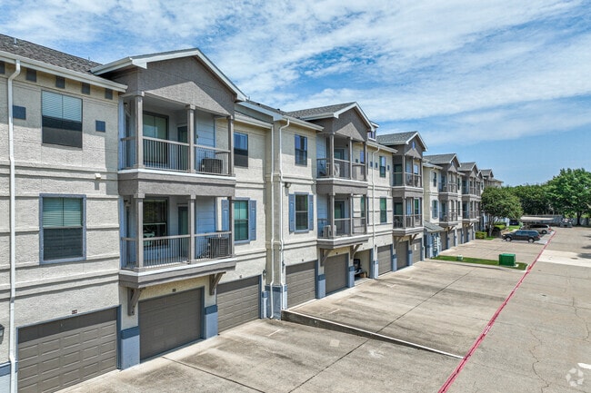 Building Photo - Parkview in Allen