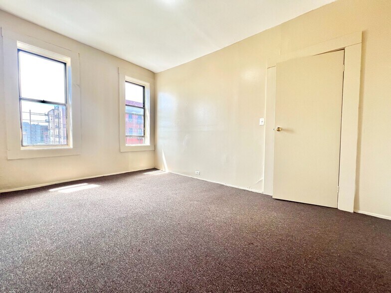 Building Photo - 878 Bryant Ave