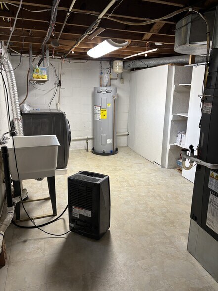 Laundry room - 48 Hope Rd
