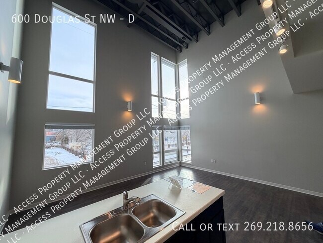 Building Photo - 600 Douglas St NW