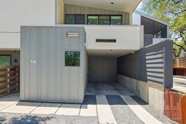 Building Photo - 3202 Clawson Rd
