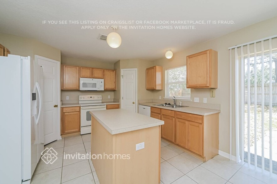 Building Photo - 1112 Imperial Eagle St