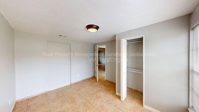 Building Photo - 2584 Spring Lake Rd