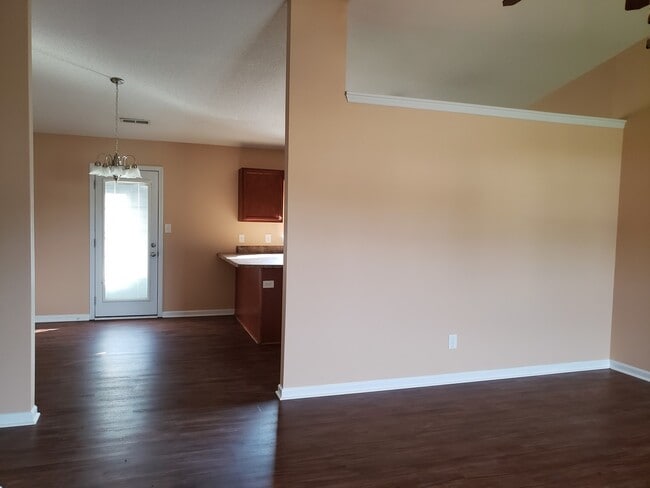 Building Photo - 3 bedroom/2 bath home Sneads Ferry