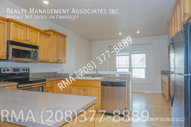 Building Photo - 2 Bedroom Townhouse in SE Boise off Broadw...