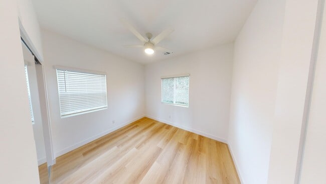 Building Photo - 5339 W Falls View Dr