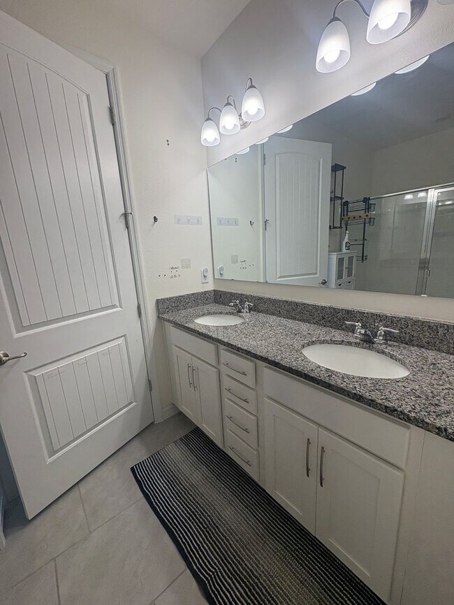 Building Photo - Charming 2-Bed 2-Bath Home plus Flex Room -  55+ community