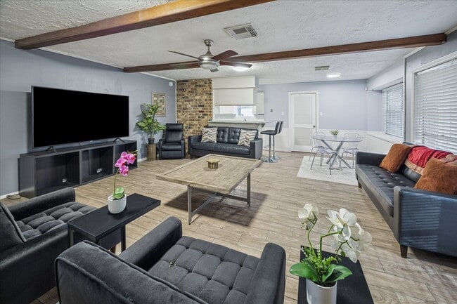 Building Photo - 13107 Tall Forest Dr