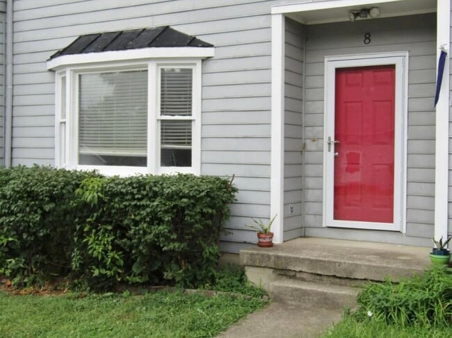 Building Photo - 1150 Horsemans Ln