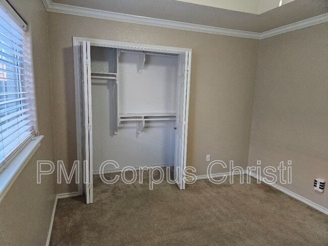 Building Photo - 2337 Handlin Dr