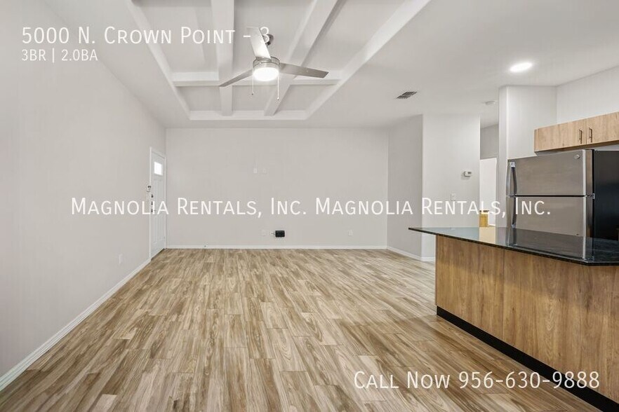 Building Photo - 5000 N Crown Point