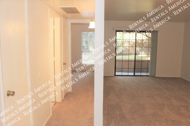 Building Photo - 3131 W Cochise Dr