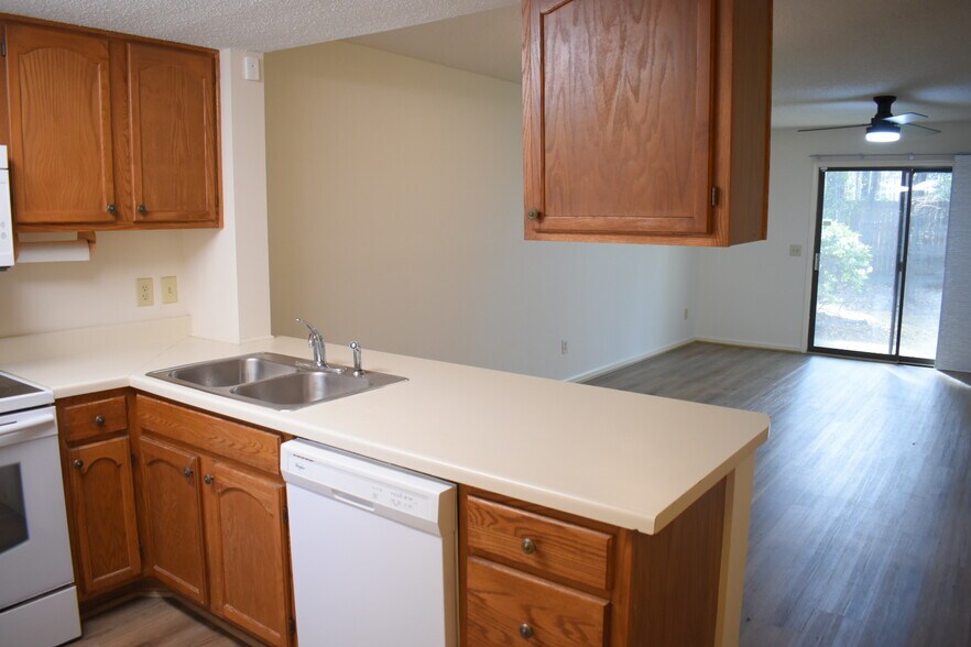 Building Photo - 3631 Saint Johns Ct
