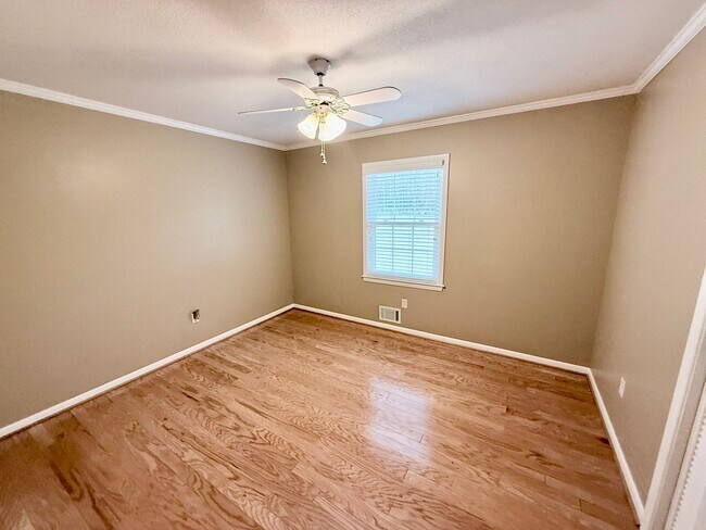 Building Photo - Charming & Convenient Athens Home – Prime Location with Modern Comforts