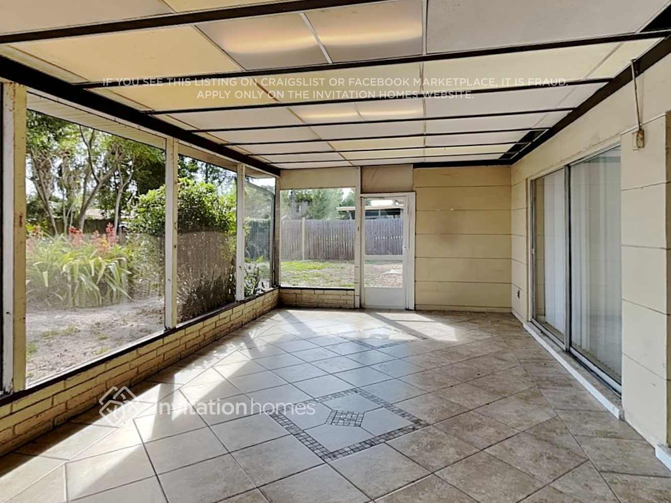Building Photo - 3144 Bougainvillea St