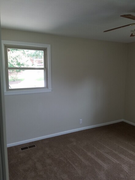 Building Photo - 665 Harpeth Bend Dr